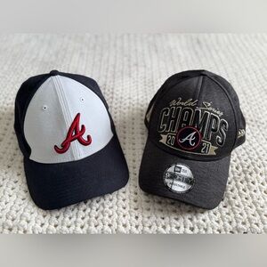 (2) Lot HAT CAP ATLANTA BRAVES/ 2021 WORLD SERIES CHAMPIONS NEW ERA 9FORTY